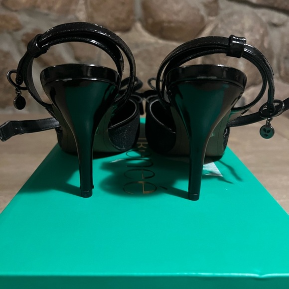 J. Renee Shanaya Slingback Heel Size 7 M - Picture 3 of 5